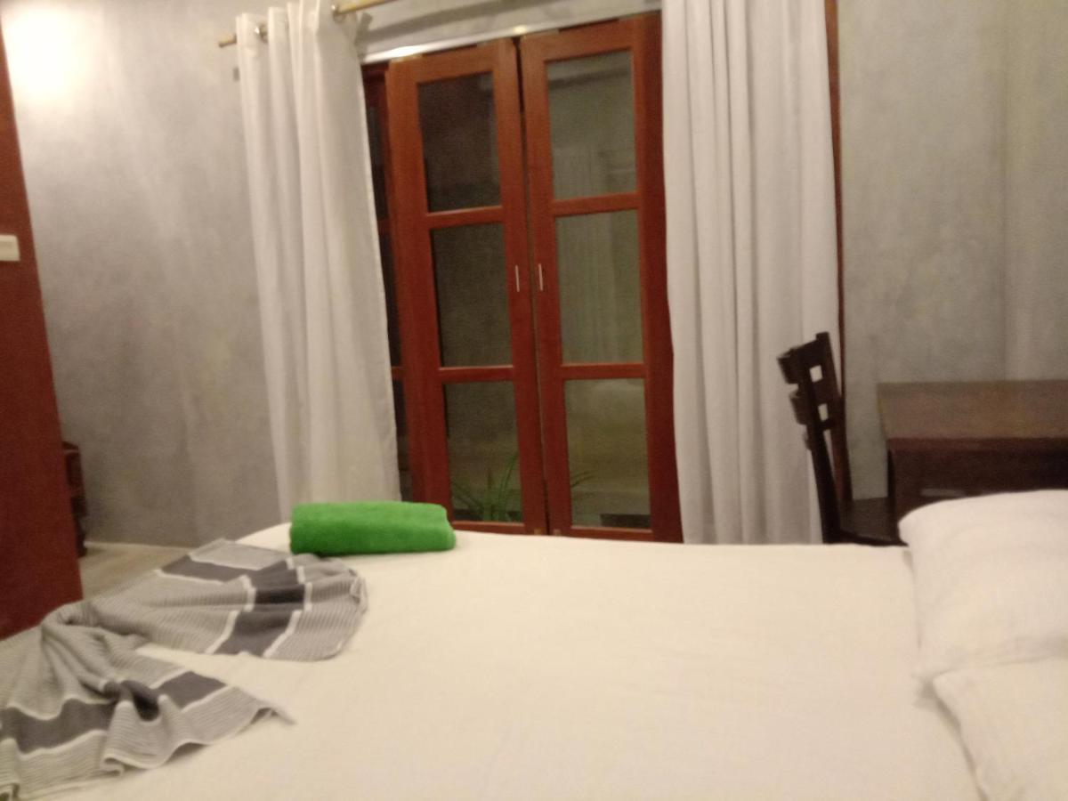 Coconut Surf Inn Weligama Exterior photo