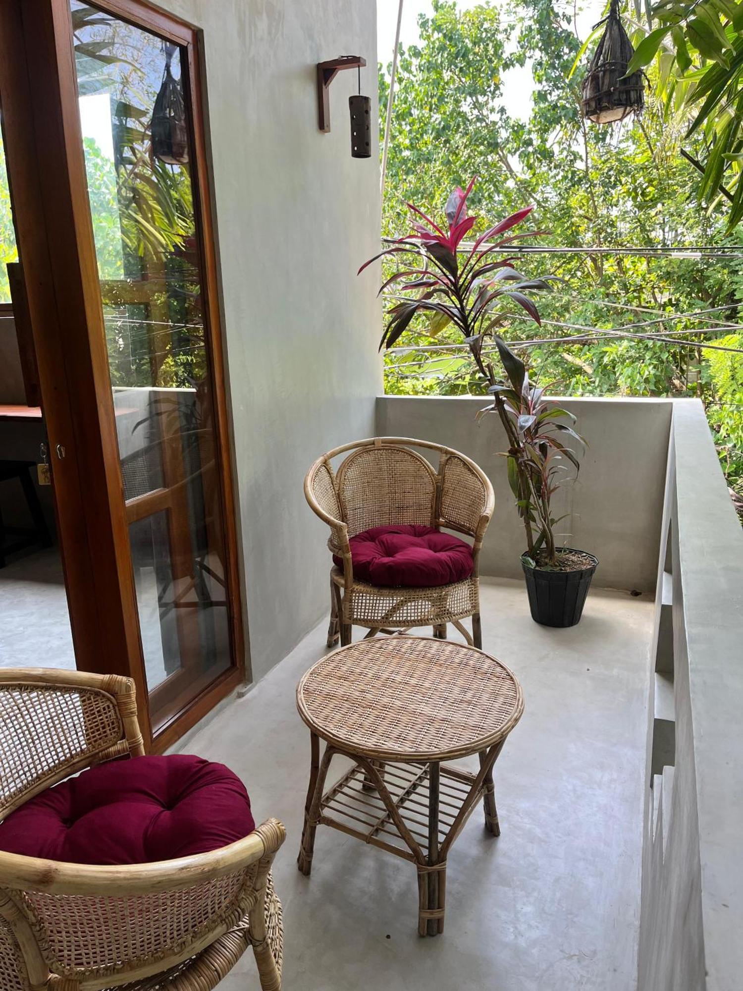 Coconut Surf Inn Weligama Exterior photo